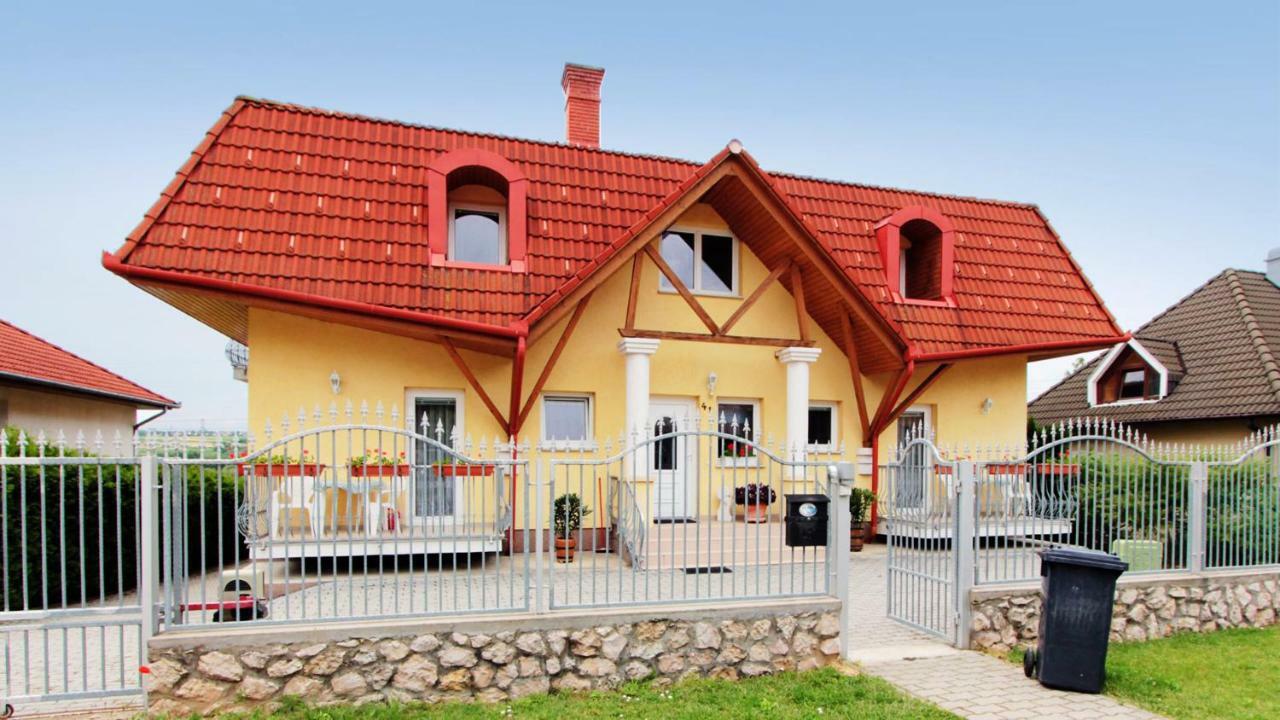 Lena Apartman Heviz Exterior photo